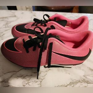 Nike Bravata II Pink & Black Soccer Cleats- Youth Size 5.5